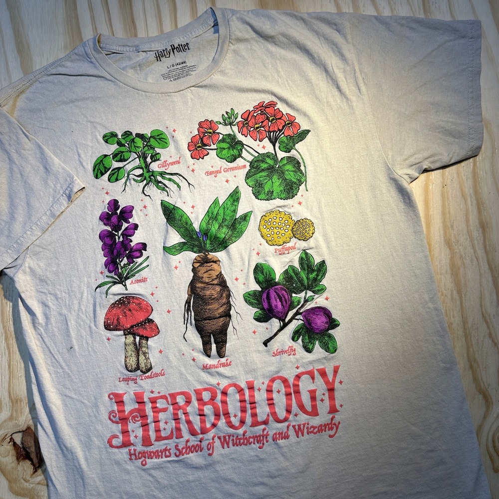 Harry Potter Herbology Hogwarts Graphic T-Shirt Beige Large Cotton Tee